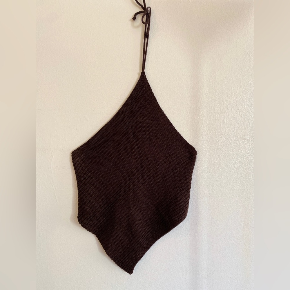 Knitted Backless Halter Top - Picture 2 of 4